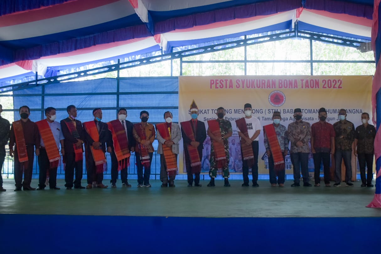 Hadiri Pesta Bona Taun, Beni Hernedi Banyak Sampaikan Pesan Toleransi