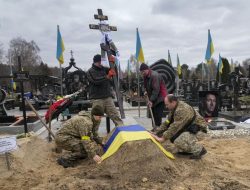 Putin Mengatakan Masa Depan Ukraina Diragukan karena Gencatan Senjata Runtuh