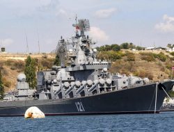 Kapal Induk Laut Hitam Rusia yang Rusak Tenggelam dalam Kemunduran Terbaru