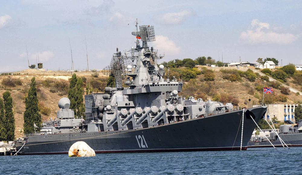 Kapal Induk Laut Hitam Rusia yang Rusak Tenggelam dalam Kemunduran Terbaru