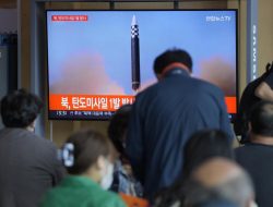 Korea Utara Tembakkan Rudal Balistik di Tengah Meningkatnya Permusuhan
