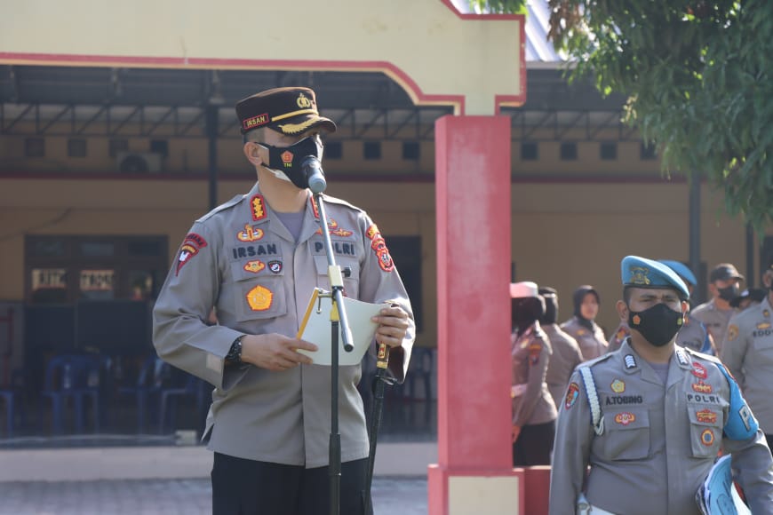Kapolresta Deli Serdang Pimpin Upacara Purna Bakti Dan Pemberian Reward Kepada Personil Berprestasi