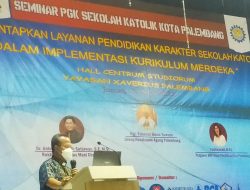 Uskup Agung Palembang Sebagai Narasumber Seminar Layanan Pendidikan Karakter
