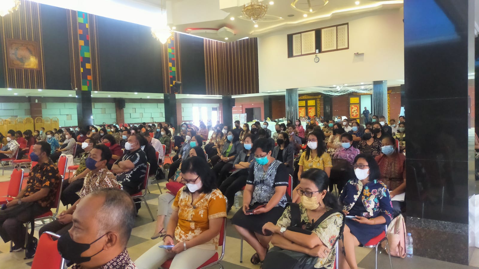 Uskup Agung Palembang Sebagai Narasumber Seminar Layanan Pendidikan Karakter