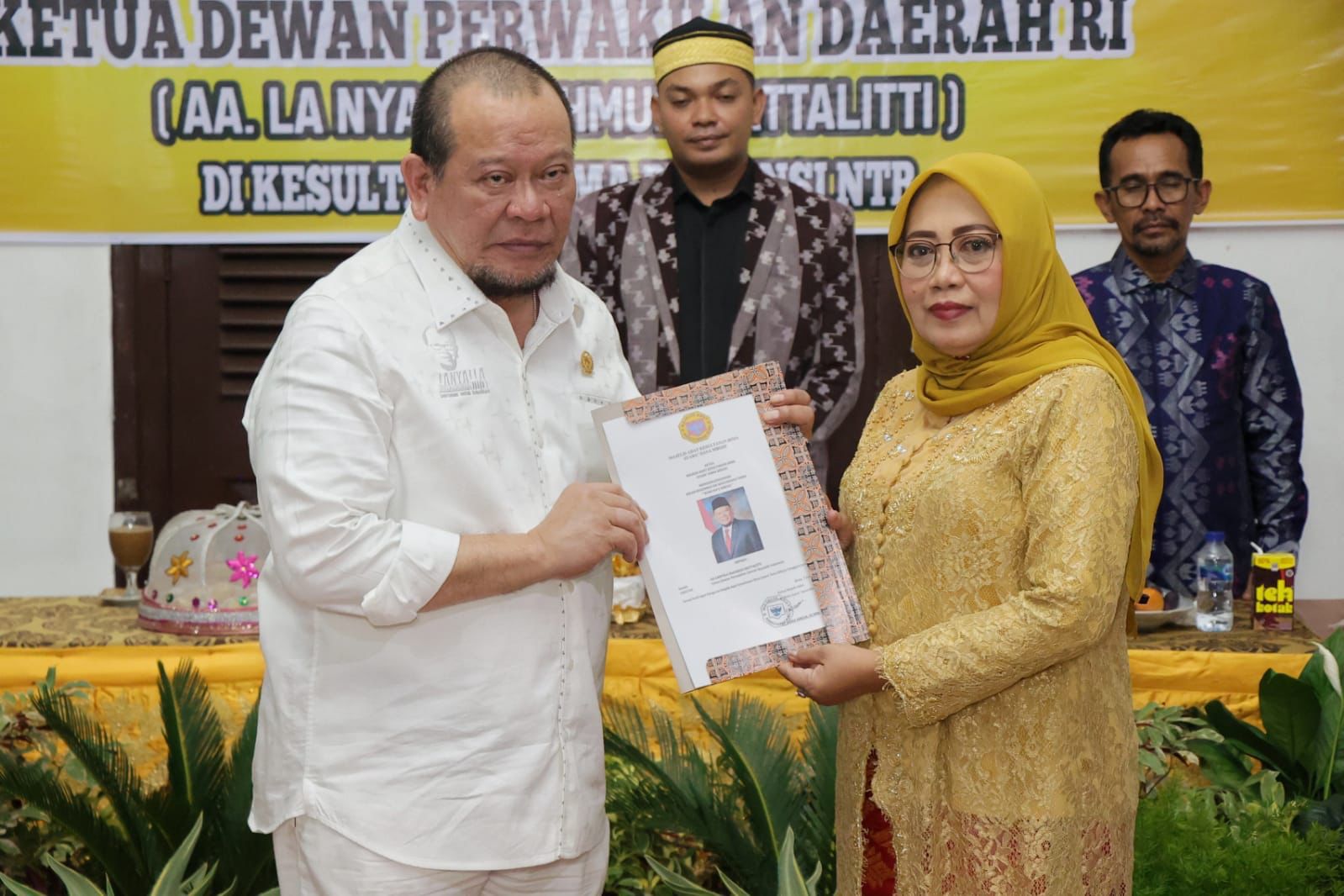Berharap Sultan Muhammad Salahuddin Jadi Pahlawan Nasional, Masyarakat Bima Minta Bantuan Ketua DPD RI Berharap Sultan Muhammad Salahuddin Jadi Pahlawan Nasional, Masyarakat Bima Minta Bantuan Ketua DPD RI