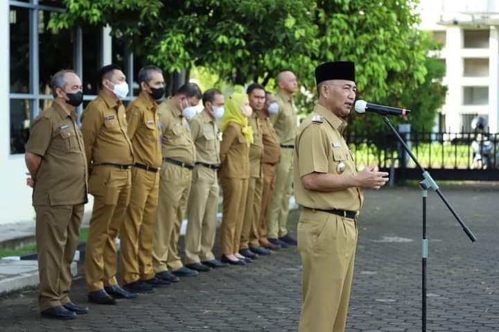 Pimpin Apel Pagi, Pj Bupati Ajak Dinas PUPR Bekerja Lebih Giat