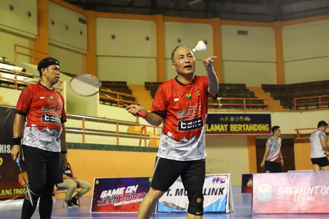 Semarak HUT Bhayangkara, Pj Bupati Apriyadi Buka Kejuaraan Bulutangkis