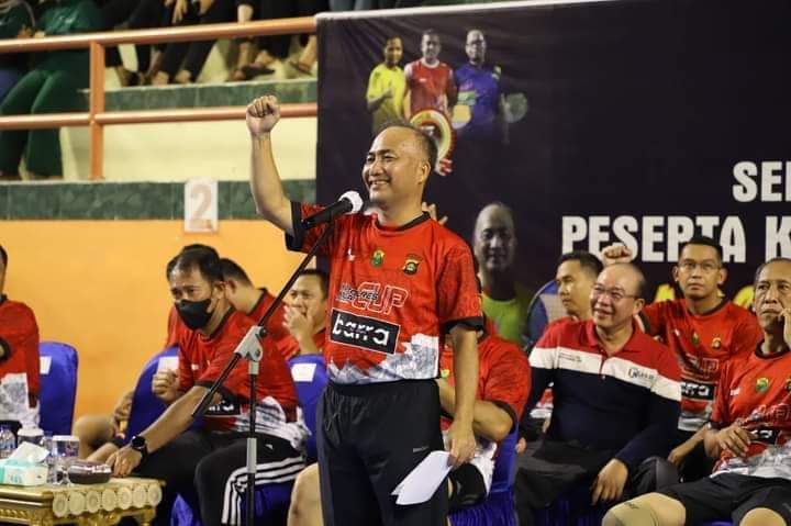 Semarak HUT Bhayangkara, Pj Bupati Apriyadi Buka Kejuaraan Bulutangkis