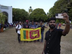 Presiden Sri Lanka Tinggalkan Negara Itu di tengah Krisis Ekonomi