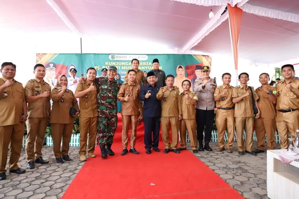 Pj Bupati Muba Lantik Tiga Kades Terpilih di Kecamatan Batang Hari Leko