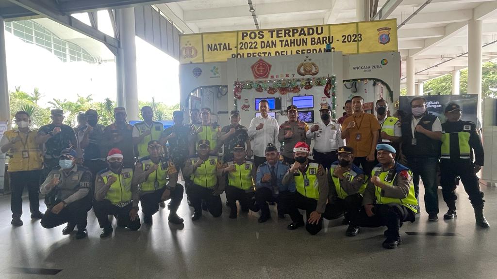 Kapolresta Deli Serdang Forkopimda Sumut Cek Pos Terpadu Ops Lilin Toba 2022 Bandara KNIA
