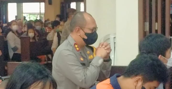 HERMAN DERU UCAPKAN SELAMAT NATAL DI GEREJA SANTO YOSEPH PALEMBANG