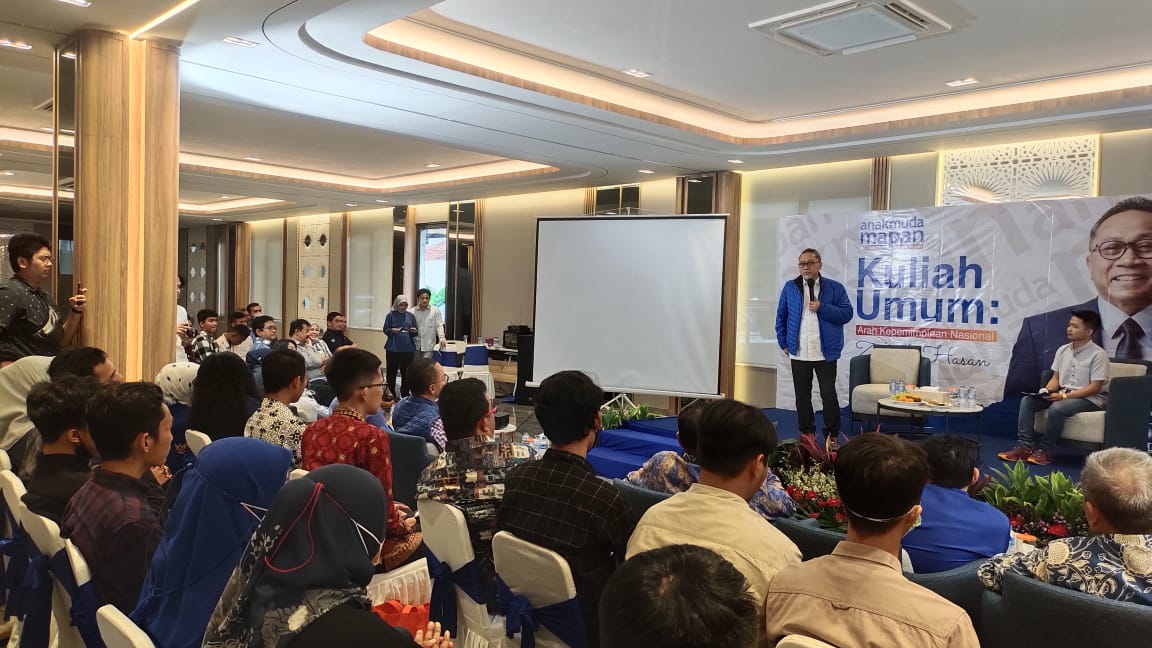 Mendag Zulkifli Hasan Kuliah Umum di DPP PAN, Buat Crisis Center Untuk Atasi Kelangkaan Minyak Mendag Zulkifli Hasan Kuliah Umum di DPP PAN, Buat Crisis Center Untuk Atasi Kelangkaan Minyak