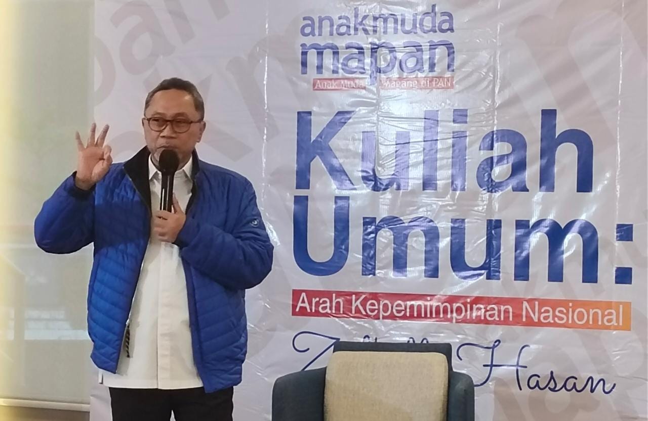 Mendag Zulkifli Hasan Kuliah Umum di DPP PAN, Buat Crisis Center Untuk Atasi Kelangkaan Minyak Mendag Zulkifli Hasan Kuliah Umum di DPP PAN, Buat Crisis Center Untuk Atasi Kelangkaan Minyak