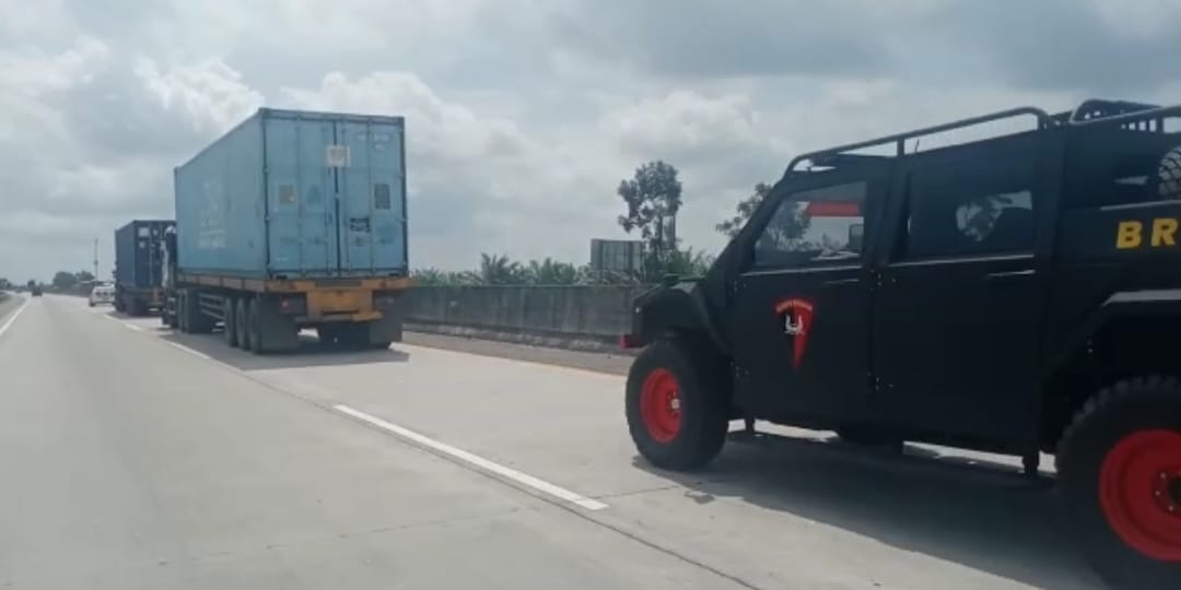 Polresta Deli Serdang Lakukan Pengawalan Logistik F1H2O