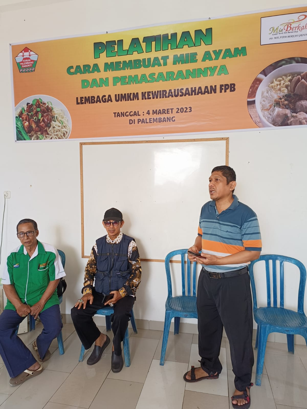 Lembaga UMKM kewirausahaan FPB Adakan Pelatihan Membuat Mie Ayam Berkah Palembang