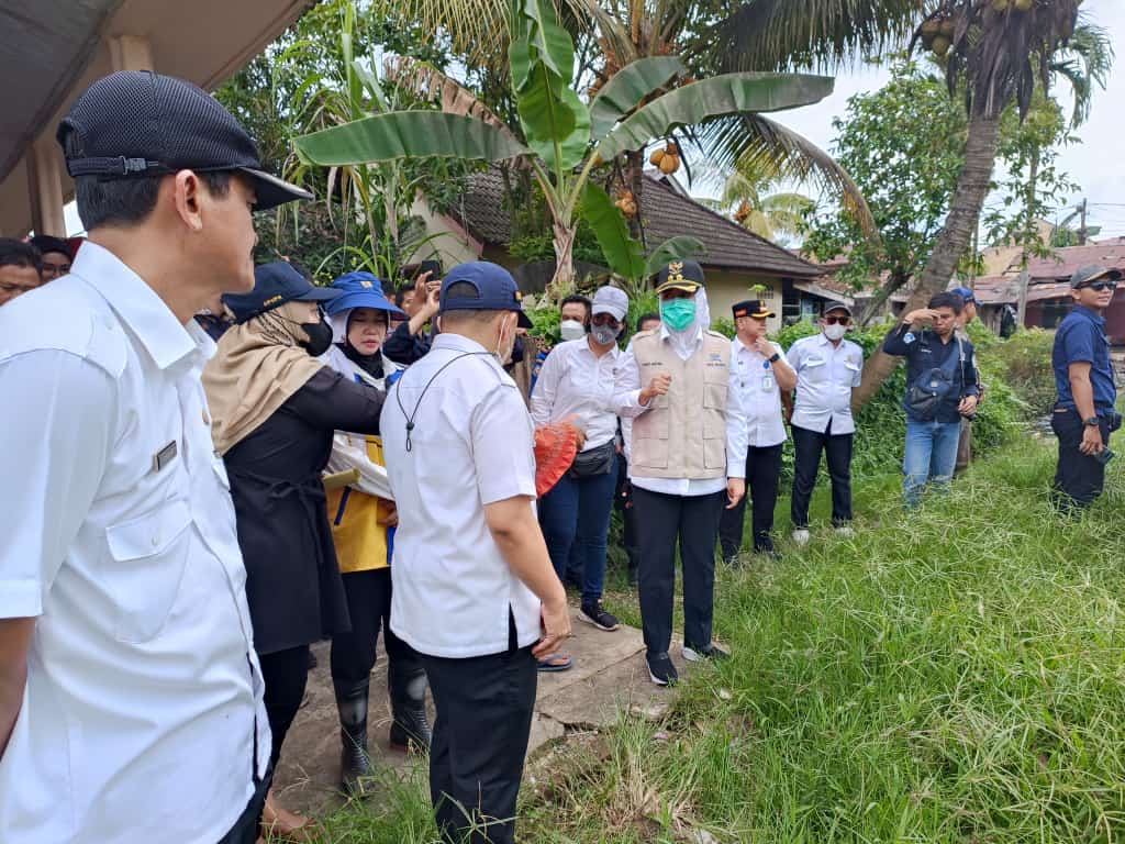 Wawako Palembang dan Kabid PSDA PUPR Kota Palembang Tinjau lokasi Banjir dan Bangunan Liar Wawako Palembang dan Kabid PSDA PUPR Kota Palembang Tinjau lokasi Banjir dan Bangunan Liar