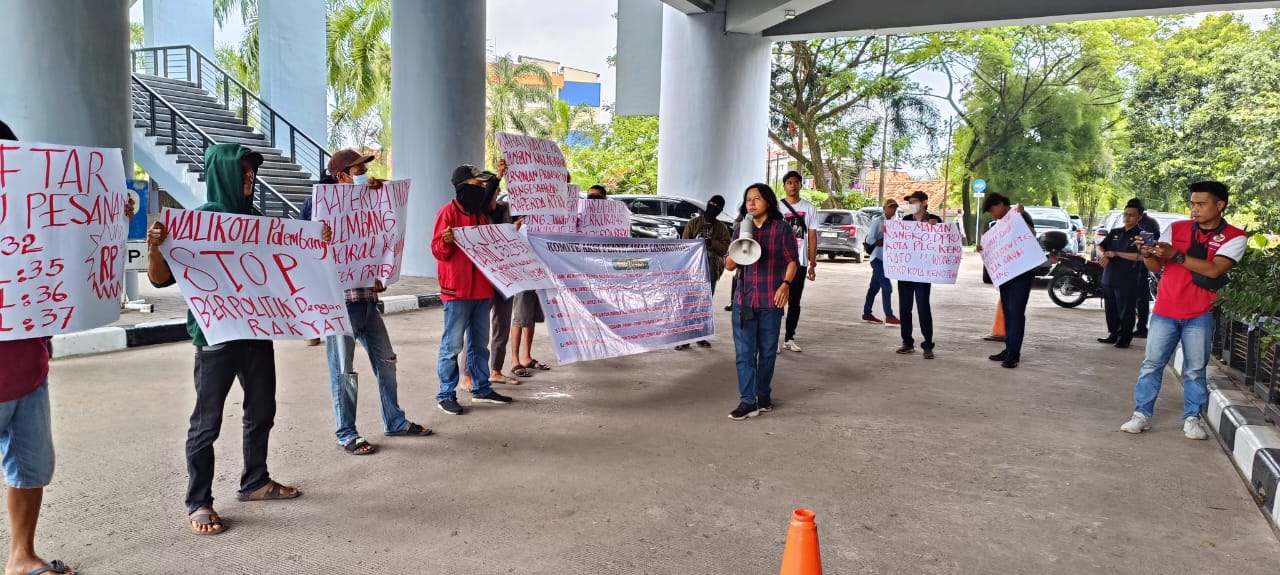 KAPL : Tolak Pengesahan Raperda RTRW demi Kepentingan Warga bukan Kepentingan Pribadi dan Kelompok KAPL : Tolak Pengesahan Raperda RTRW demi Kepentingan Warga bukan Kepentingan Pribadi dan Kelompok