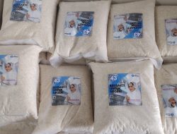 Crazy Rich Solo Diah Warih Bagi-Bagi Beras 1 Ton Saat HUT ke 43 dan Pendirian Perhimpunan UKM Indonesia 