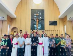 Muara Enim Merakyat Fasilitasi Tersedianya Rumah Ibadah Bagi Masyarakat : – Plt Bupati Ahmad Kaffah Resmikan Renovasi Gereja Katolik St Yosef Tanjung Enim