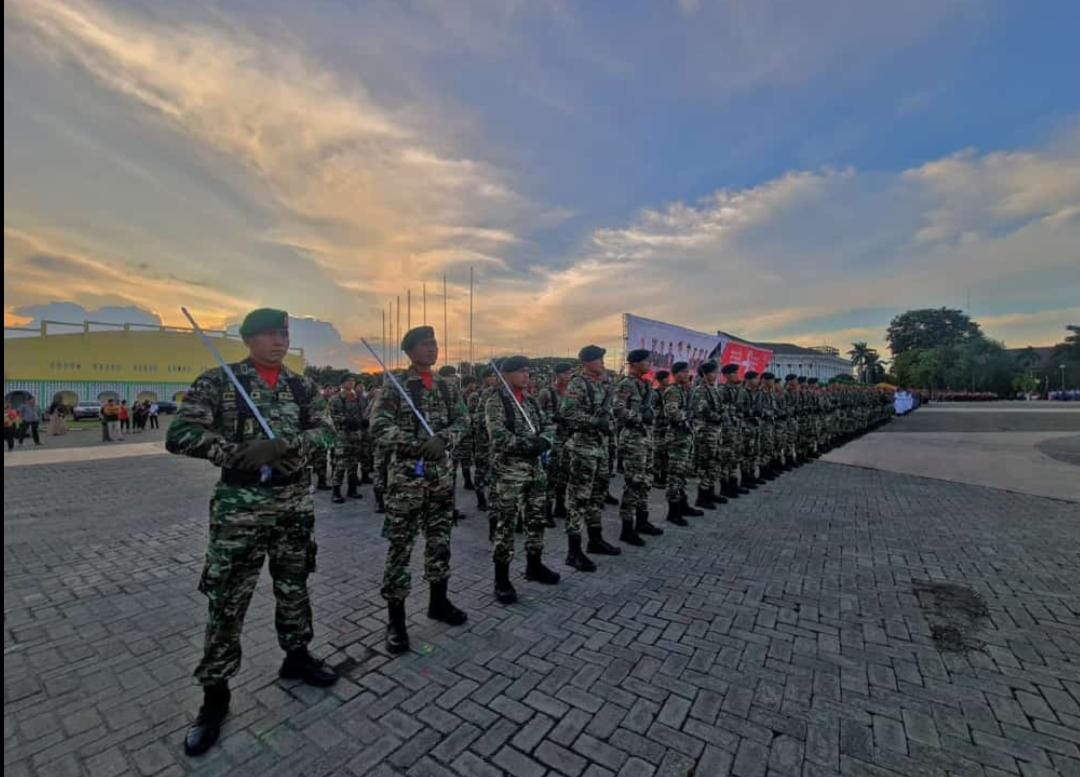 105 Pasukan Yonif Mekanis 121/MK Hadiri HUT RI Ke-78 Dilapangan Astaka Pancing Medan