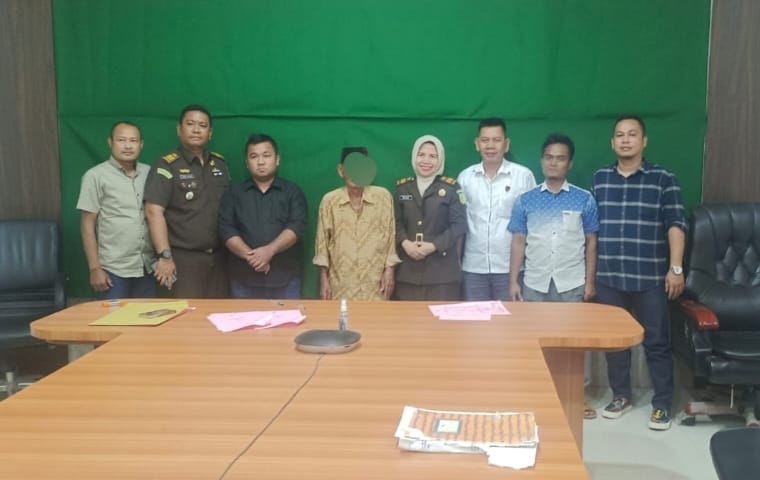 Polsek Galang Serahkan Tersangka Penganiayaan Ke Kejaksaan Dan Terapkan Restorative Justice