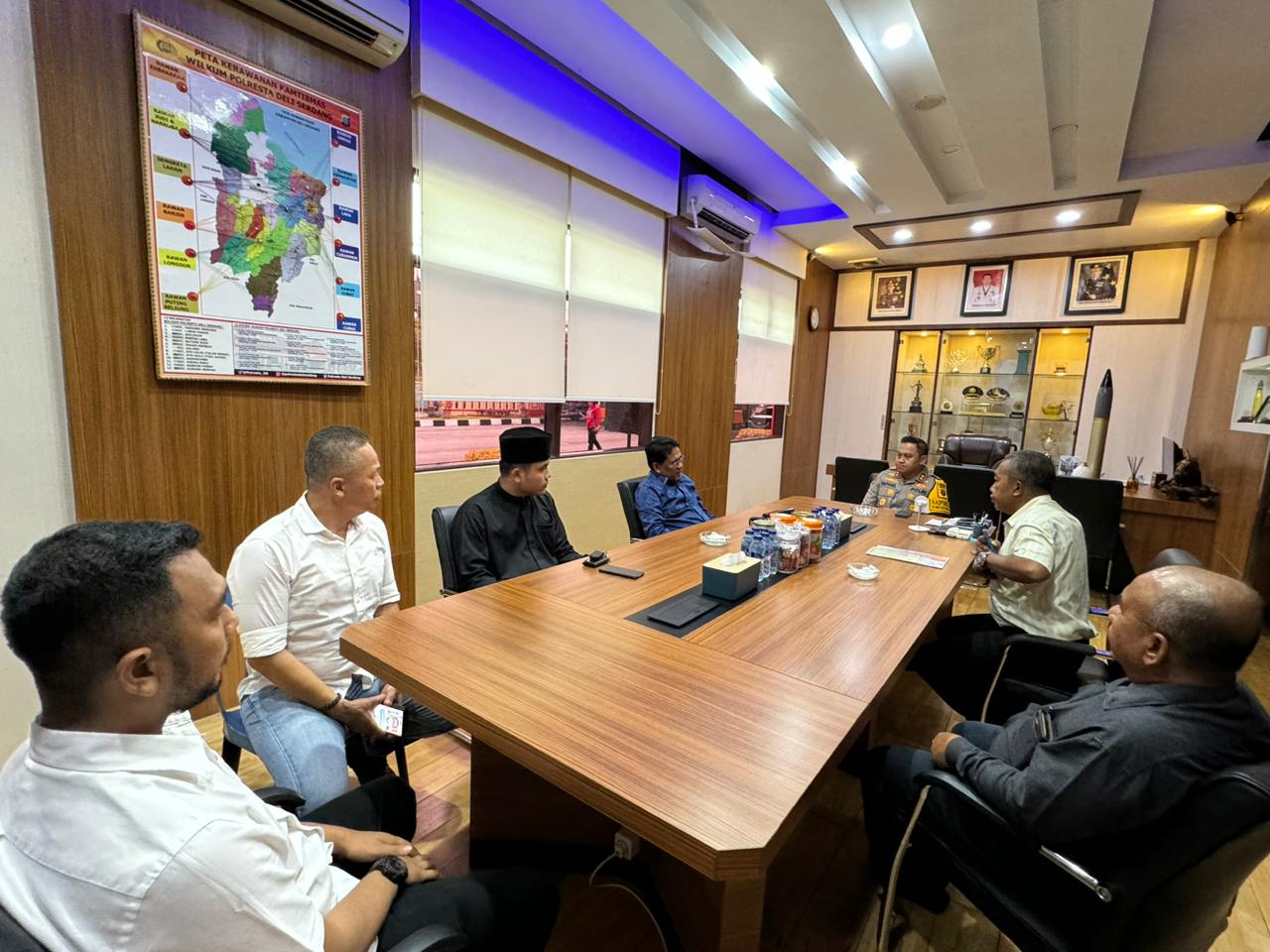 Kapolresta Deli Serdang Terima Silaturahmi Majelis Adat Budaya Melayu Indonesia (MABMI)