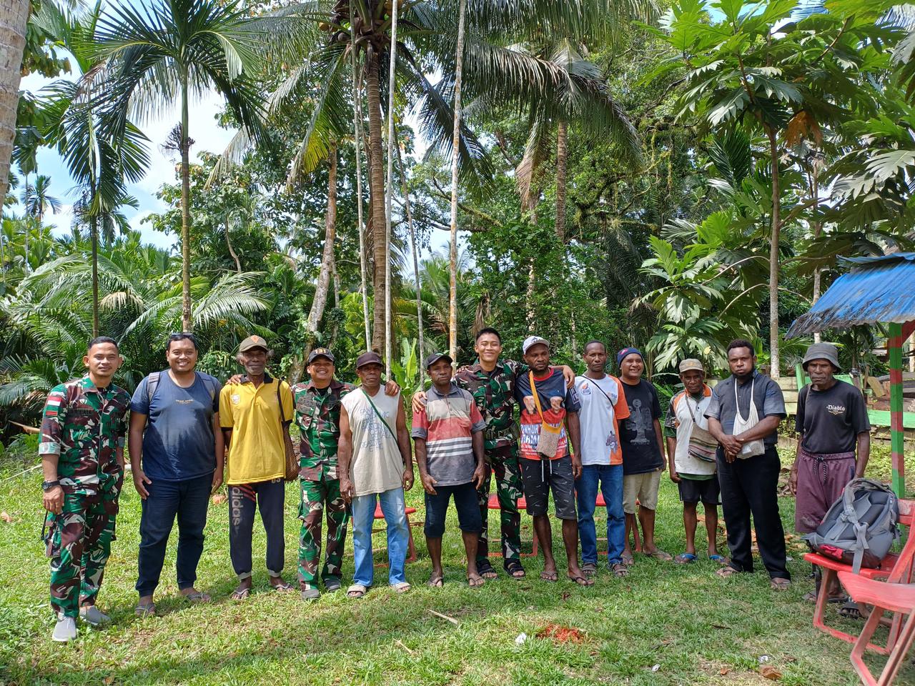 Satgas Yonif 131/BRS Laksanakan Komsos Dengan Masyarakat Di Kampung Kibay