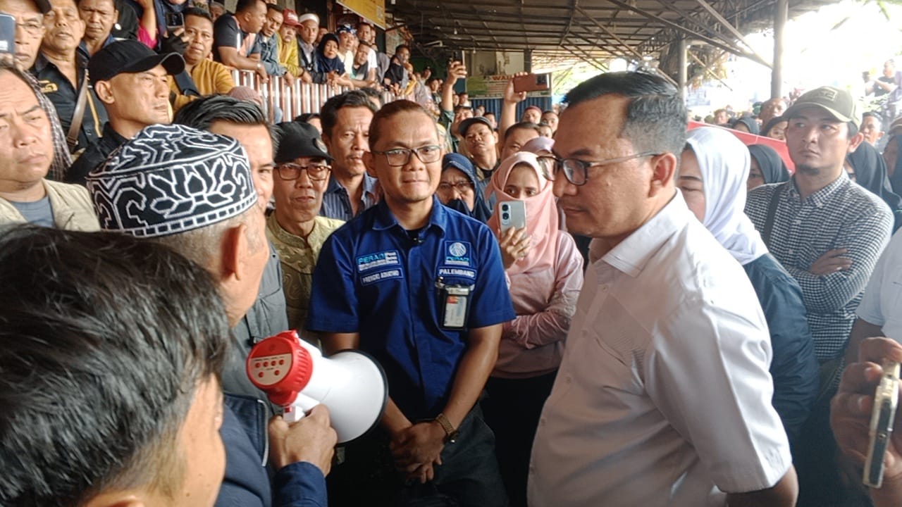 Pemilik Sarusun di gedung pasar 16 ilir