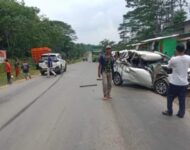 Terduga Hasil Mobil Curian Beradu Kambing dengan Mobil Truk
