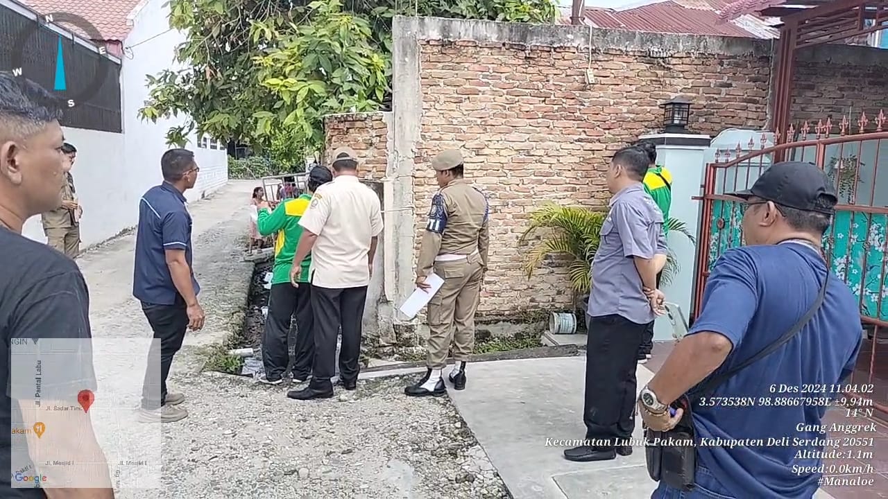 Parit Lama Ditutup, Pagar Rumah Warga Akan Dikorbankan?