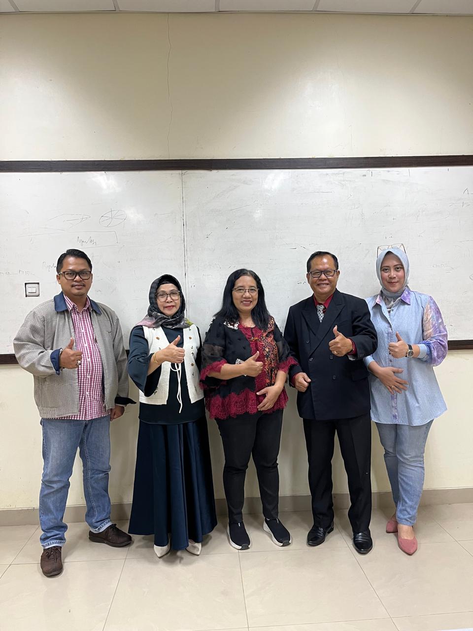 Pengaruh Teknologi Komunikasi Internal Dan Motivasi Kerja Terhadap Kinerja Guru SMP Xaverius 1 Palembang