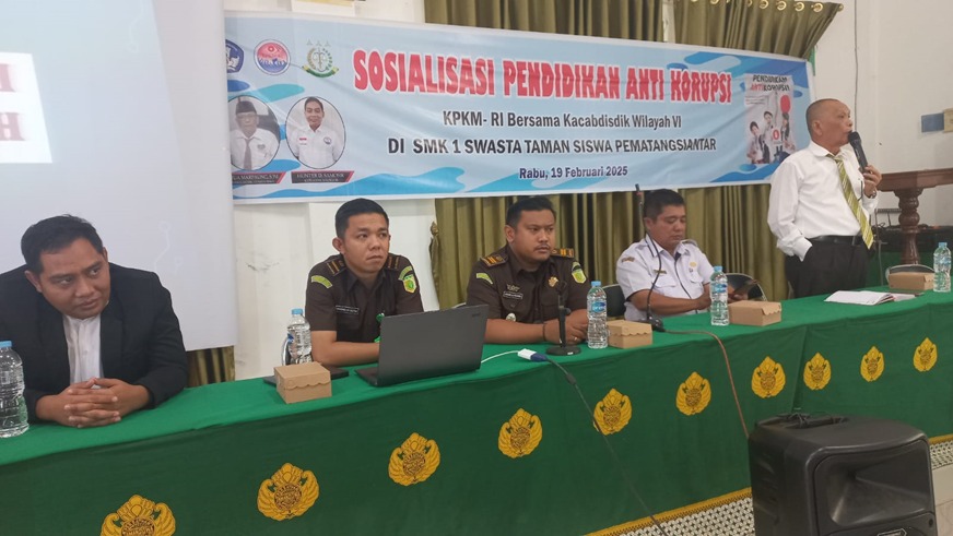MENANAMKAN INTEGRITAS DENGAN SOSIALISASI PENDIDIKAN ANTI KORUPSI DI SMK1 SWASTA TAMAN SISWA PEMATANGSIANTAR