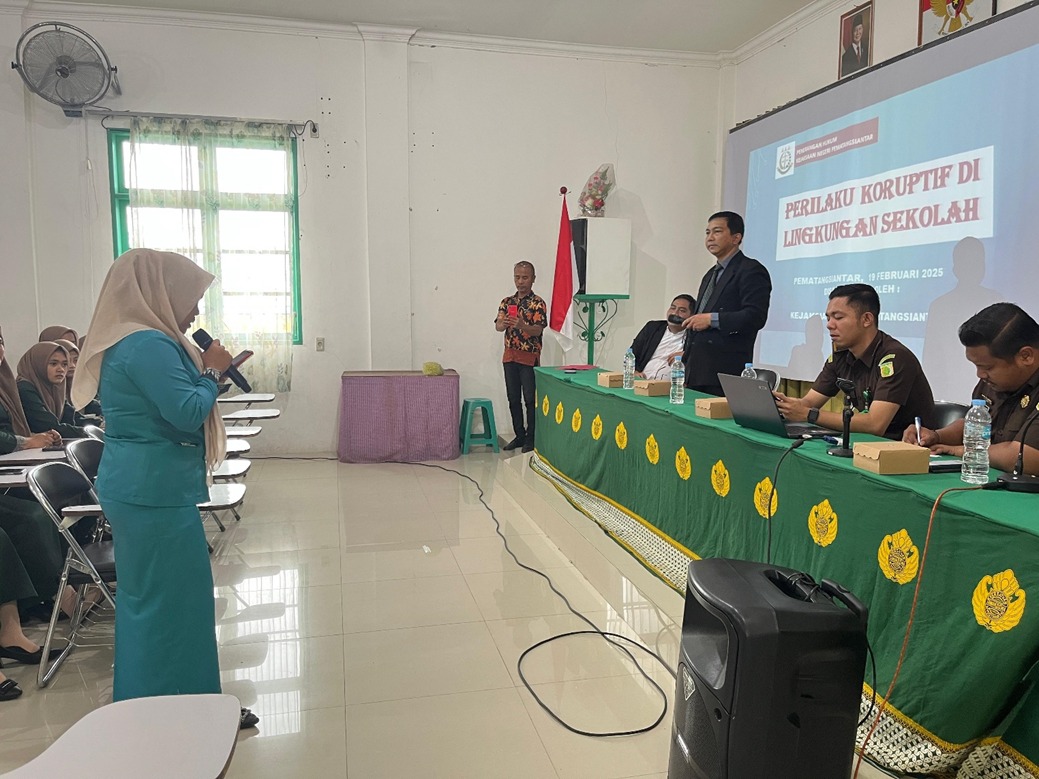 MENANAMKAN INTEGRITAS DENGAN SOSIALISASI PENDIDIKAN ANTI KORUPSI DI SMK1 SWASTA TAMAN SISWA PEMATANGSIANTAR