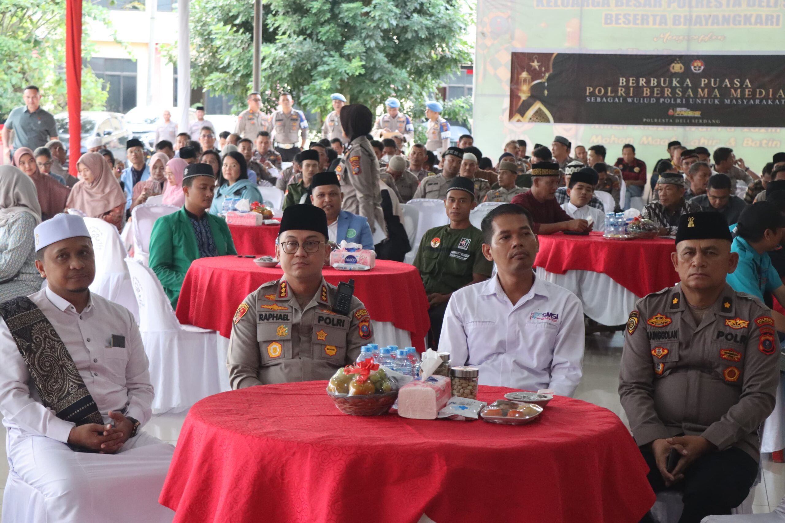Polresta Deli Serdang Buka Bersama Dengan Insan Pers Polresta Deli Serdang Buka Bersama Dengan Insan Pers