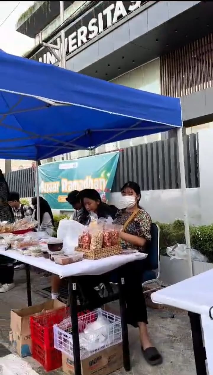 Asah Kemampuan Berwirausaha Mahasiswa MDP Ikut Meramaikan Pasar Takjil Ramadan