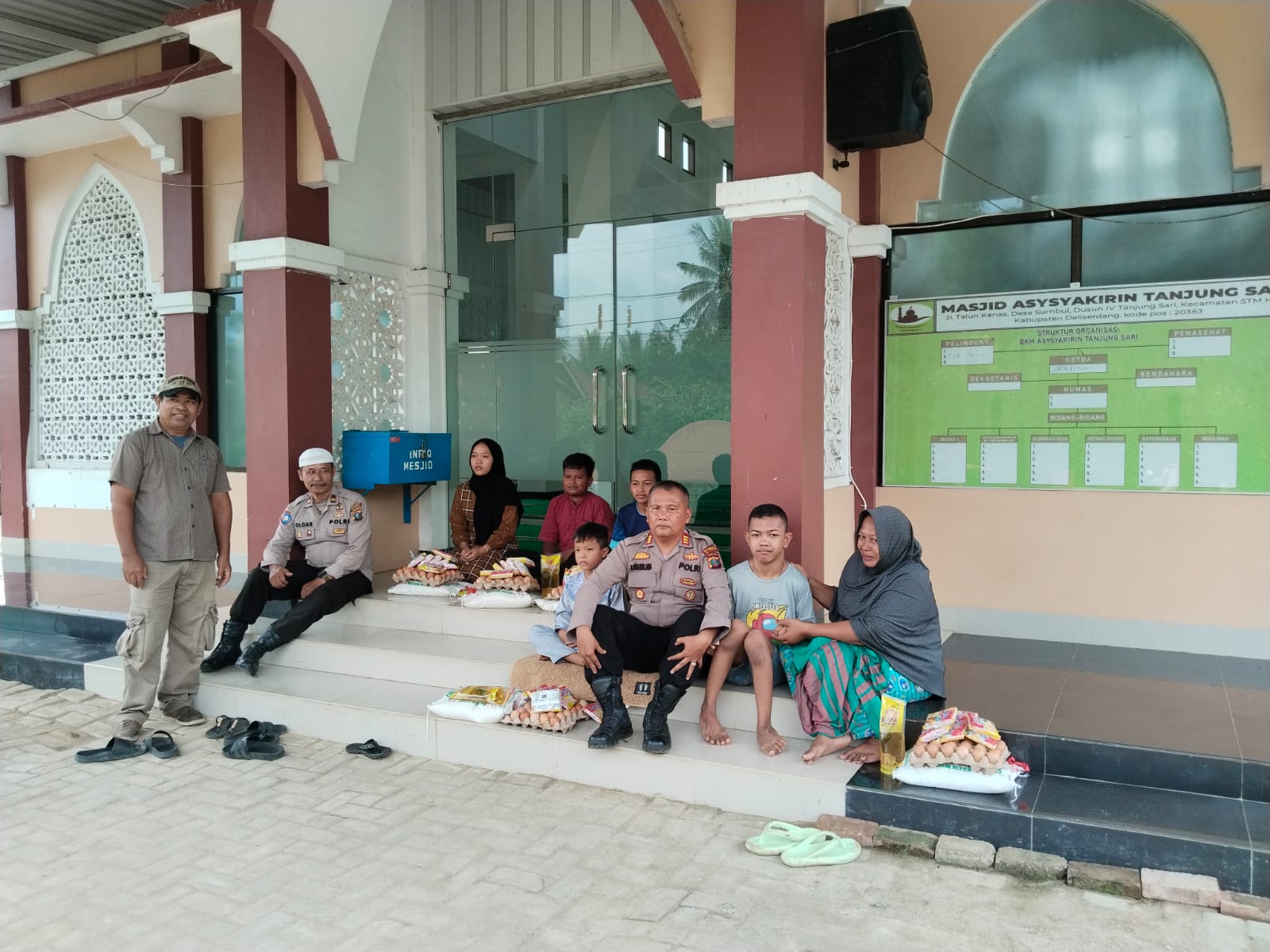 Polsek Talun Kenas Polresta Deli Serdang Gelar Bakti Sosial Polsek Talun Kenas Polresta Deli Serdang Gelar Bakti Sosial
