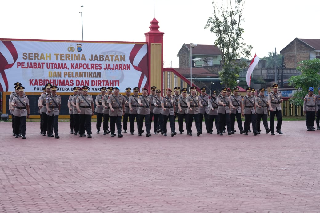 Kapolda Sumut Gelar Sertijab Pejabat Utama Dan Kapolres Kapolda Sumut Gelar Sertijab Pejabat Utama Dan Kapolres