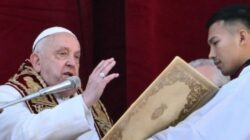 BREAKING NEWS : Pemimpin Katolik Paus Fransiskus Meninggal Dunia BREAKING NEWS : Pemimpin Katolik Paus Fransiskus Meninggal Dunia