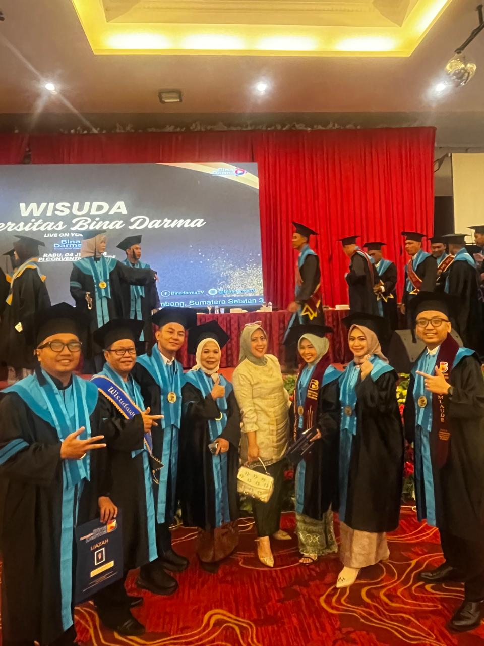 Wisuda Universitas Bina Darma 2025 : Membangun Generasi Unggul yang Adaptif dan Inovatif di Era Digital Global