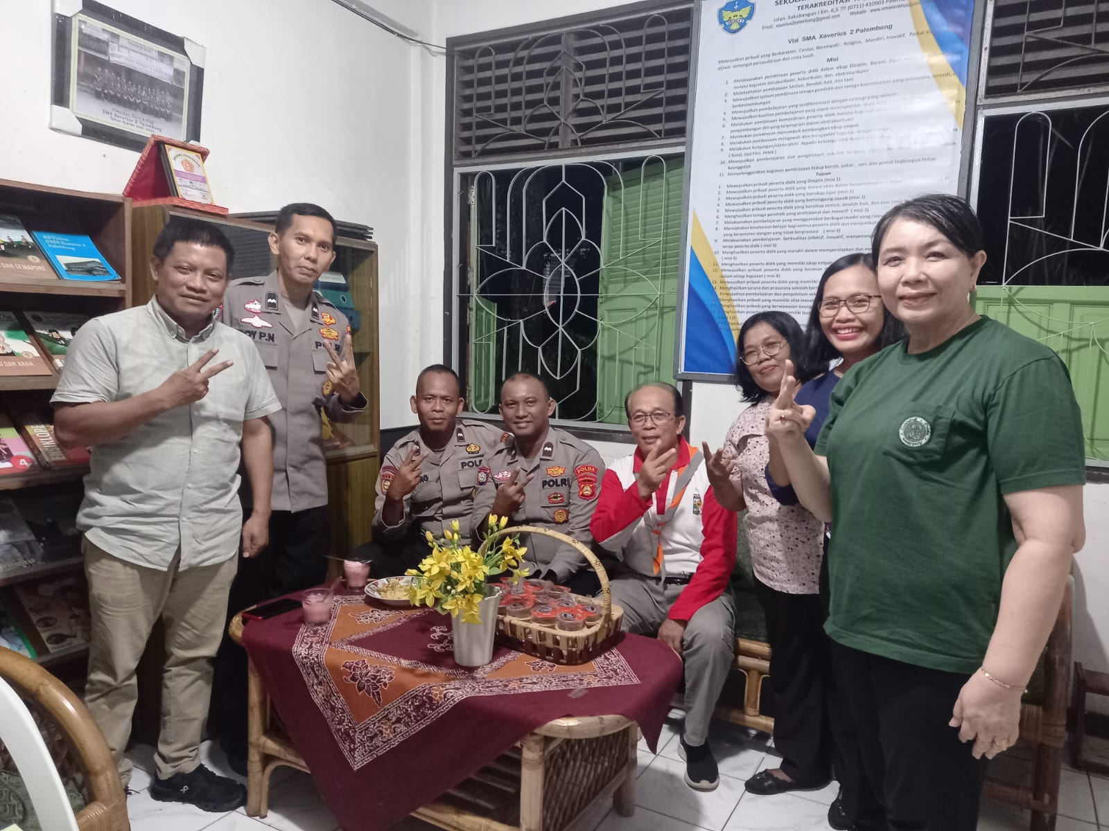 Polda Sumsel Berikan Sosialisasi dan Penyuluhan Anti Bullyng di SMA Xaverius 2 Palembang Polda Sumsel Berikan Sosialisasi dan Penyuluhan Anti Bullyng di SMA Xaverius 2 Palembang