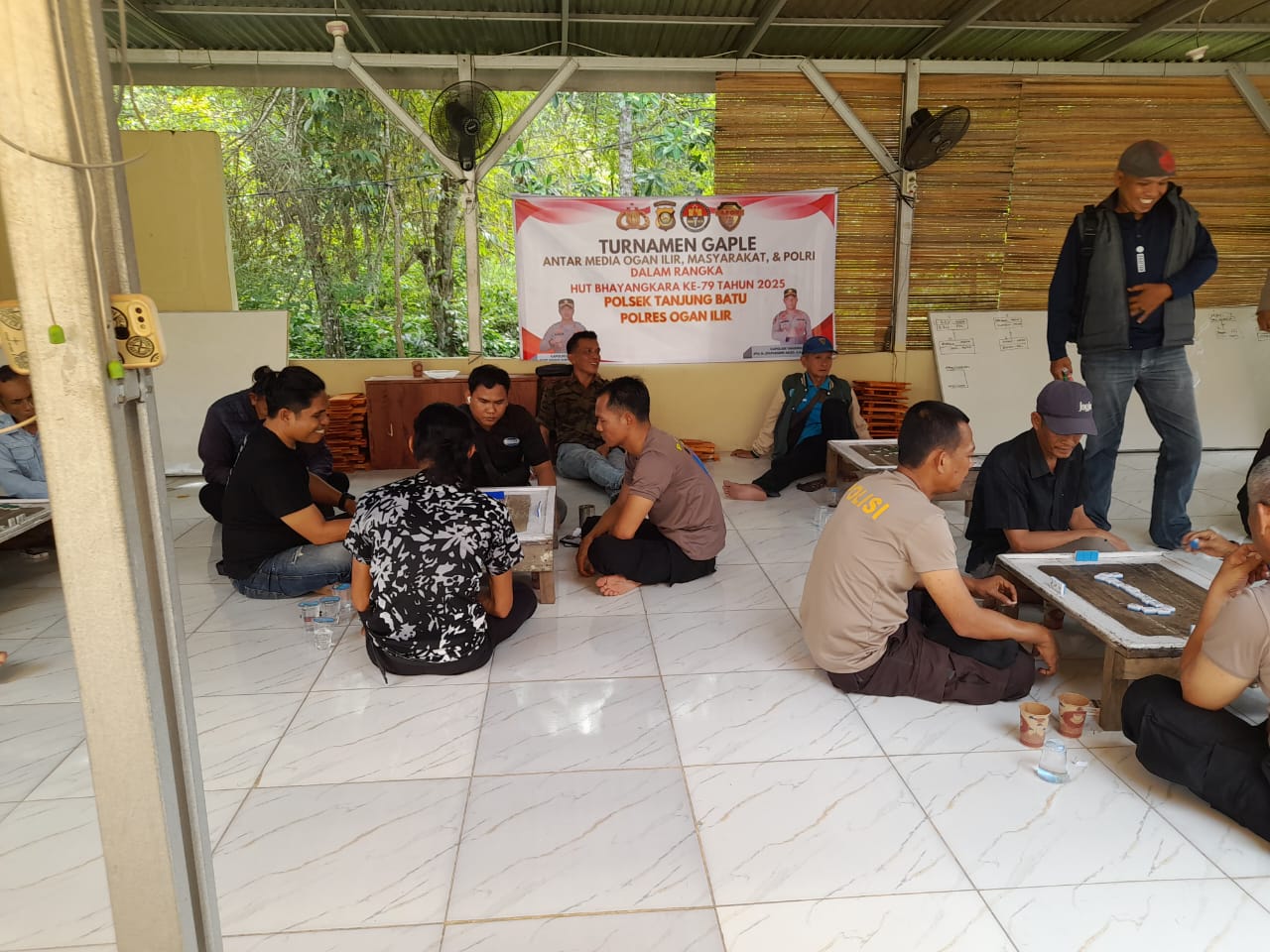MERIAHKAN HUT BHAYANGKARA KE-79, POLSEK TANJUNG BATU GELAR TURNAMEN GAPLEK ANTAR MEDIA MASARAKAT,& TNI,POLRI