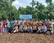 Pemdes Tajung Harapan kecamatan Tanjung Raja Bersama Polsek Tajungraja Melak Sanakan Program Ketahan Pangat Tanam Jagung