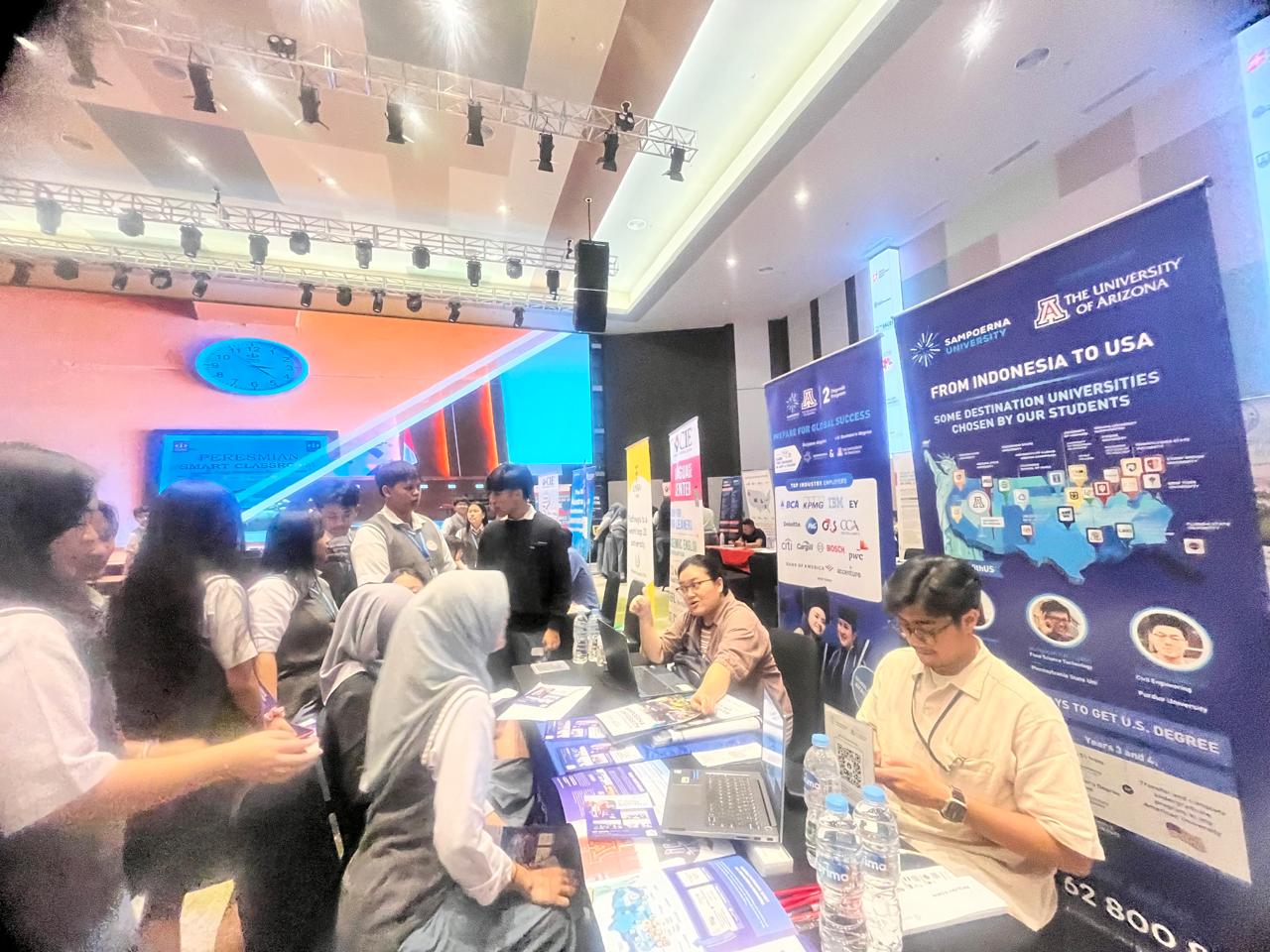 Kumbang Edufair 2025 Hadirkan 42 Perguruan Tinggi Nasional dan Mancanegara Kumbang Edufair 2025 Hadirkan 42 Perguruan Tinggi Nasional dan Mancanegara