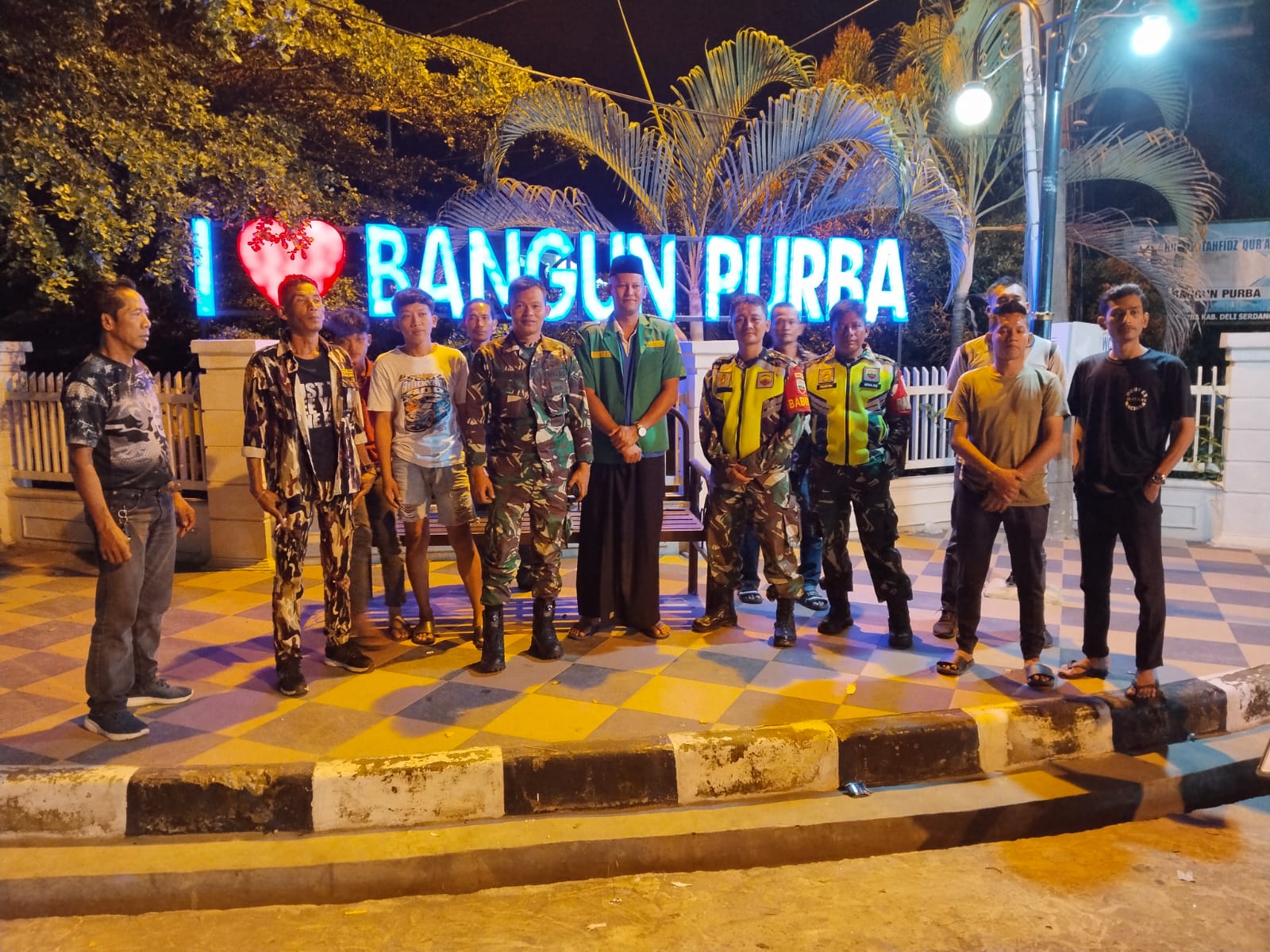 Koramil 19/BP Kodim 0204 Deli Serdang Patroli Pos Kamling Bersama Ormas FKPPI Dan GP Ansor