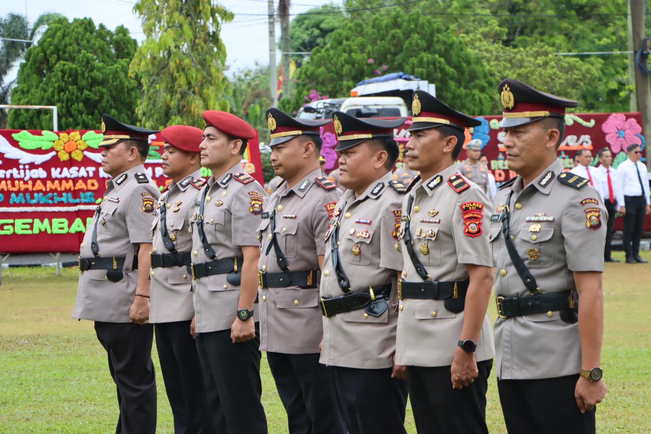 Kapolres Ogan Ilir Pimpin Upacara Serah Terima Jabatan di Lingkungan Polres Ogan Ilir