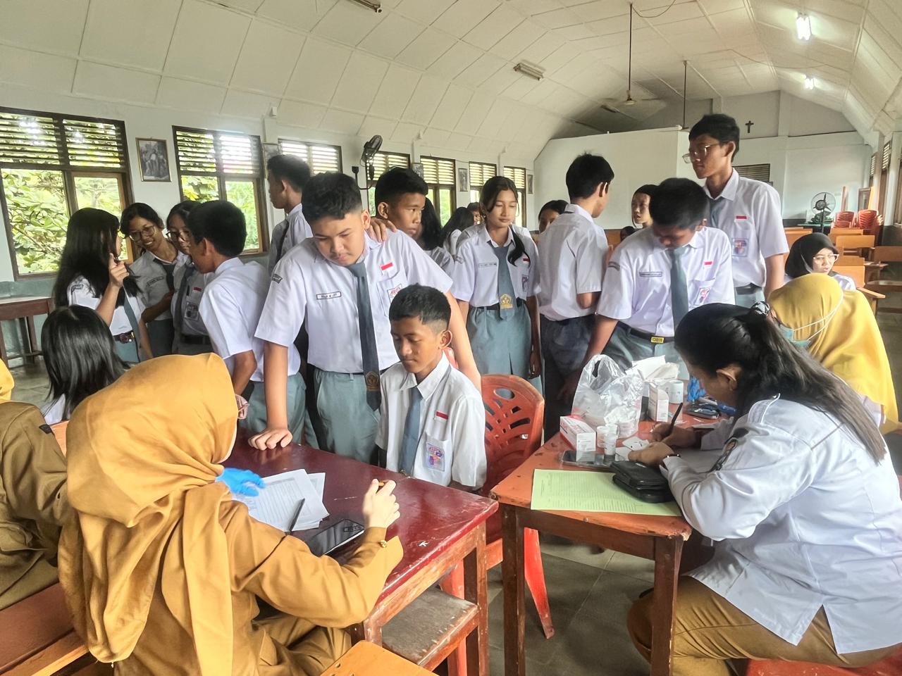 Skrining Kesehatan Bagi Siswa SMA Xaverius 2 Palembang Mendukung Kesehatan Peserta Didik