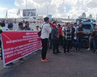 Buntut Kebakaran Beruntun di Wilayah Hukum Polsek Keluang Musi Banyuasin Nihil tersangka,Pose RI Lakukan Aksi Demo Desak Polda Sumse Untuk segera copot Kapolsek dan kanit intel keluang