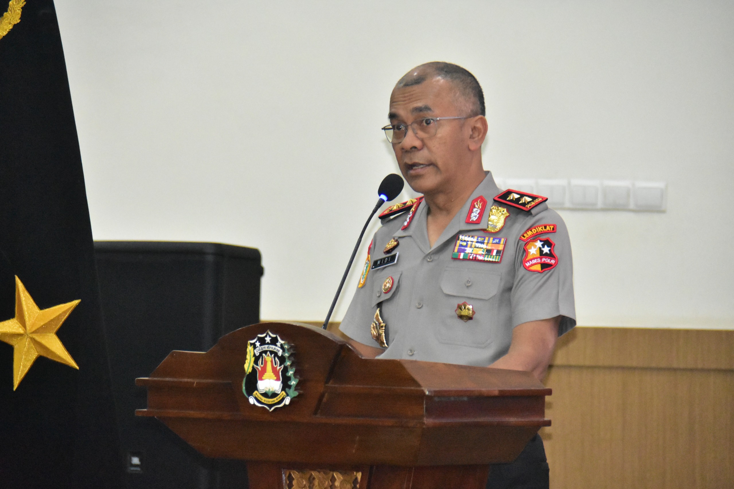 Gubernur Akpol: Bangun Integritas dengan Belajar dari Filsafat Kamera Gubernur Akpol: Bangun Integritas dengan Belajar dari Filsafat Kamera
