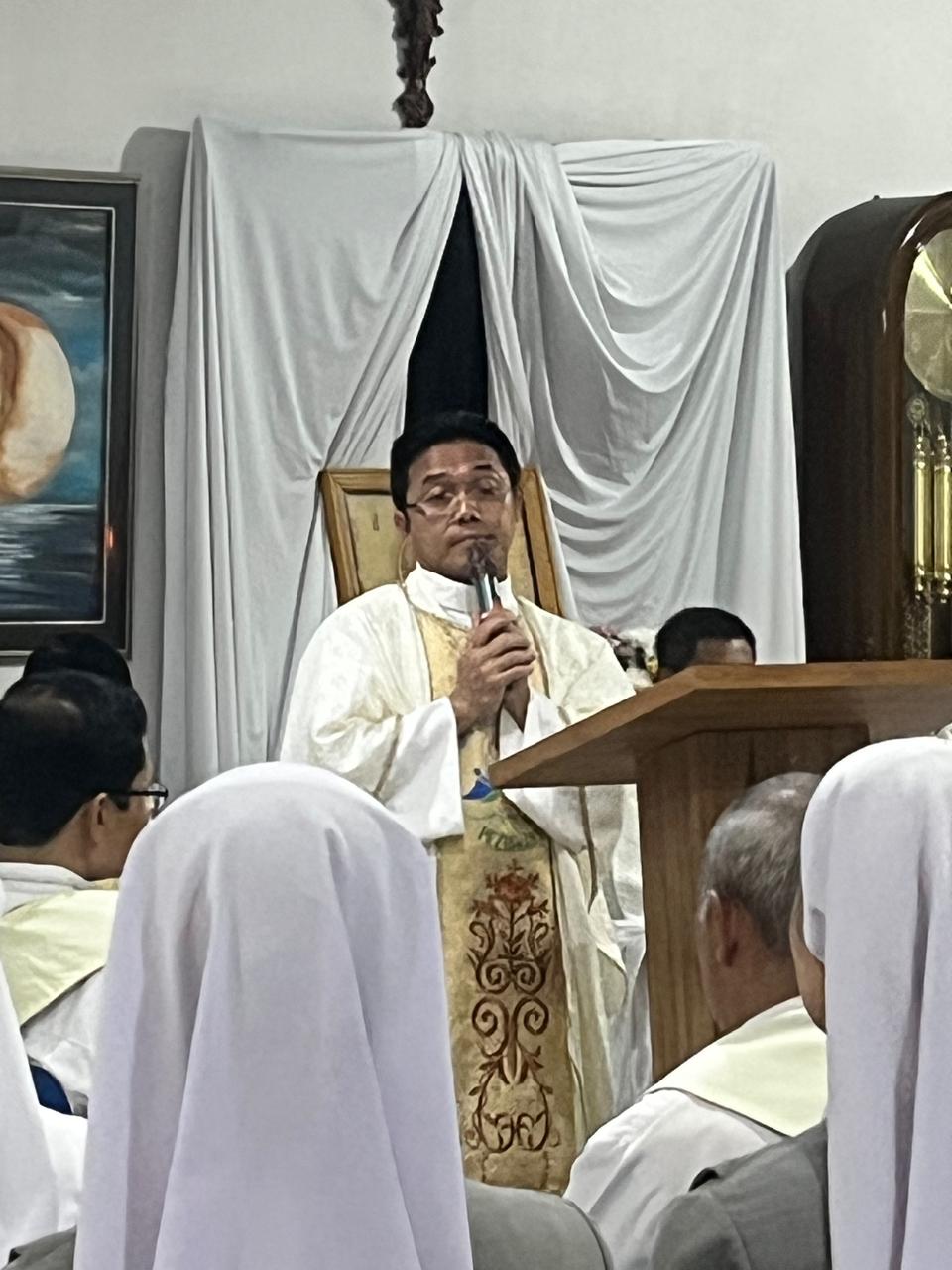 Dalam Semangat Ecce Venio:Lima Imam SCJ Rayakan Pesta Perak Imamat